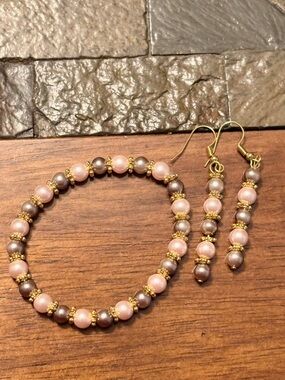 Elegant Pink and Taupe Beaded Bracelet with Gold Accents